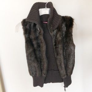 Brown sweater vest with faux fur. Size small